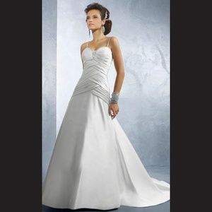 Alfred Angelo Style 2175C Wedding Dress